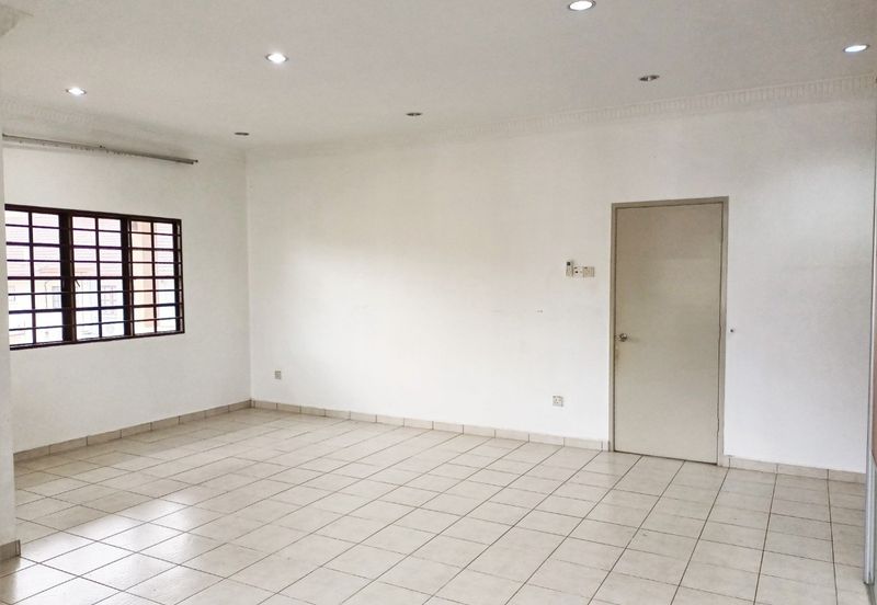 Double Storey End Lot, Jalan Rabung, Bukit Jelutong, Shah Alam