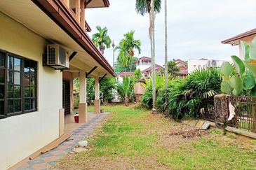 Double Storey End Lot, Jalan Rabung, Bukit Jelutong, Shah Alam