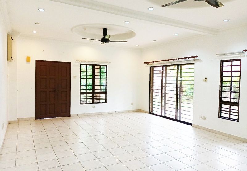 Double Storey End Lot, Jalan Rabung, Bukit Jelutong, Shah Alam