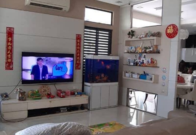 GATED GUARDED COMMUNITY & LUXURY NEIGHBOURHOOD 3 Storey Semi-D Mezzo Bukit Jelutong, Shah Alam FOR SALE! .