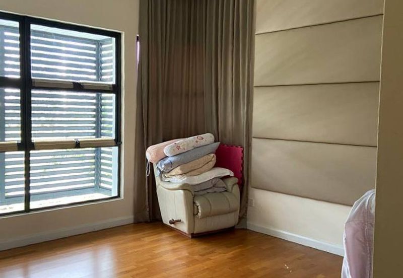 GATED GUARDED COMMUNITY & LUXURY NEIGHBOURHOOD 3 Storey Semi-D Mezzo Bukit Jelutong, Shah Alam FOR SALE! .