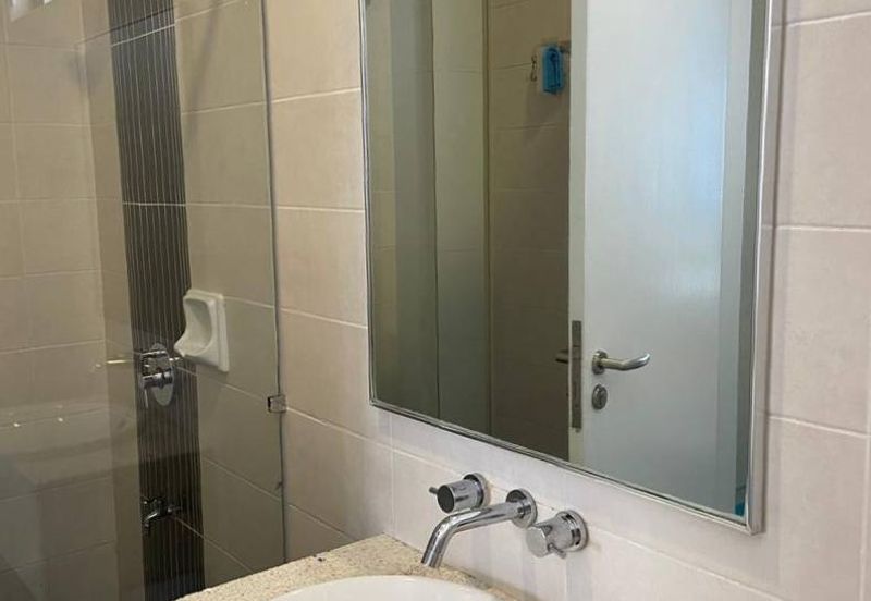 GATED GUARDED COMMUNITY & LUXURY NEIGHBOURHOOD 3 Storey Semi-D Mezzo Bukit Jelutong, Shah Alam FOR SALE! .