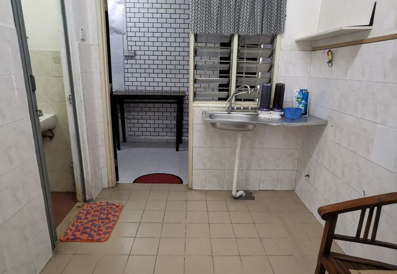 Double Saujana Damansara, Damansara Damai.    End Lot.. Renovated   Move in Condition 