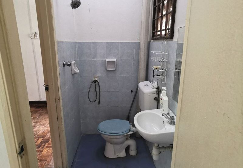 Double Saujana Damansara, Damansara Damai.    End Lot.. Renovated   Move in Condition 