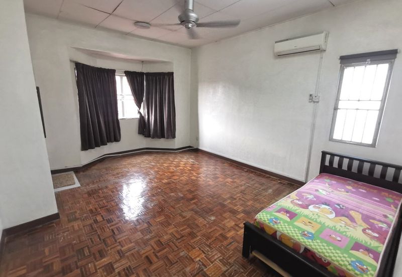 Double Saujana Damansara, Damansara Damai.    End Lot.. Renovated   Move in Condition 