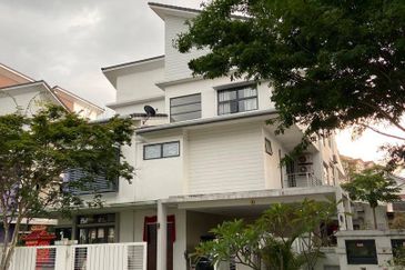 Luxury Neighborhood 2.5 Storey Semi-D Mezzo Bukit Jelutong Shah Alam