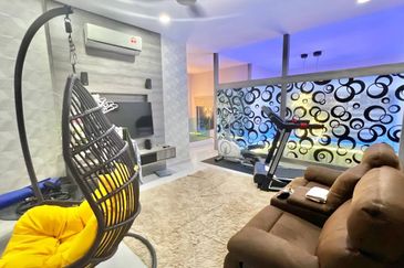 Duplex Type Laman Tasik Condominium @ Bandar Sri Permaisuri Fully Renovated Unit!!