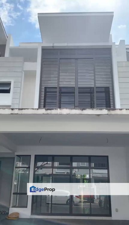 INTERMEDIATE SUPERLINK UNIT @ EMERALD, ALAM IMPIAN, 40470 SHAH ALAM., Selangor, Shah Alam
