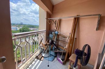 RENOVATED BRUNSFIELD SEKSYEN 13 NEAR MSU LRT3