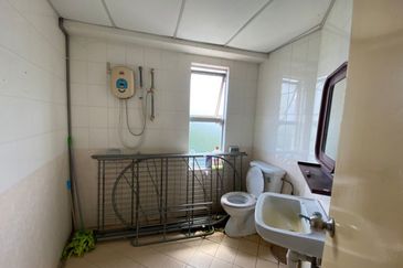 RENOVATED BRUNSFIELD SEKSYEN 13 NEAR MSU LRT3