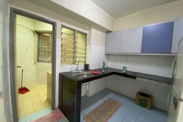 RENOVATED BRUNSFIELD SEKSYEN 13 NEAR MSU LRT3