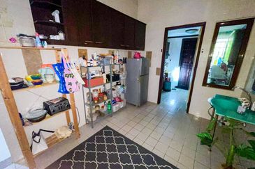 Double Storey Superlink Jalan Adang, Seksyen U8 Bukit Jelutong, Shah Alam 