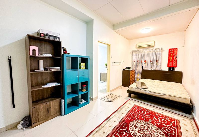 Kristal Court, Seksyen 7