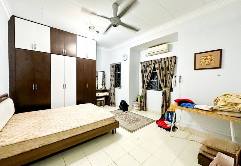 Kristal Court, Seksyen 7