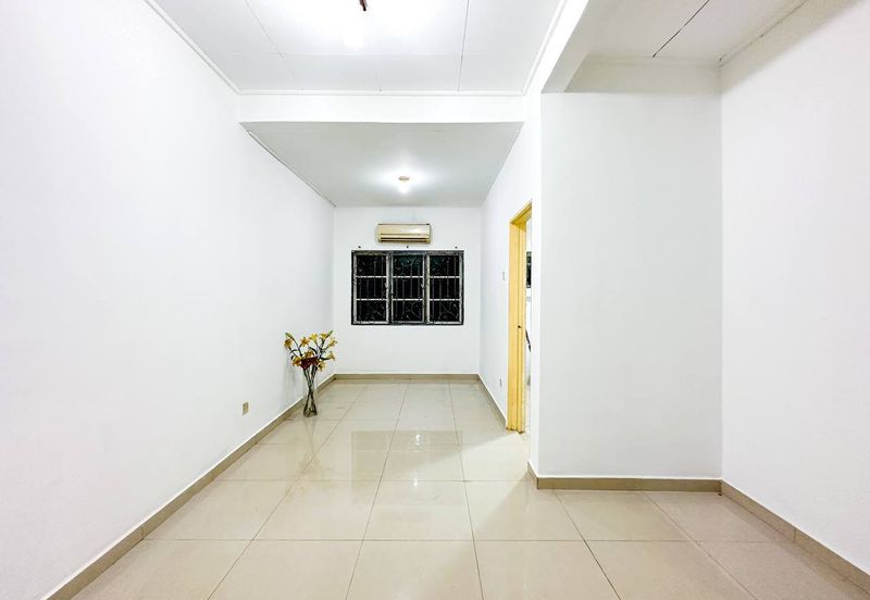 Kristal Court, Seksyen 7