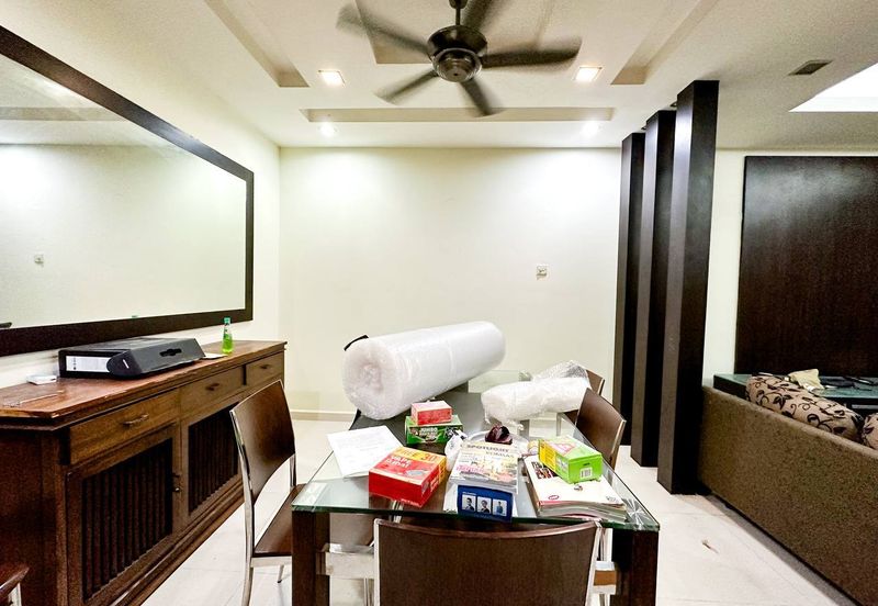 Kristal Court, Seksyen 7