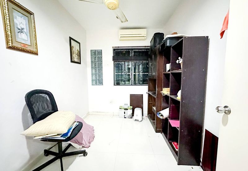 Kristal Court, Seksyen 7