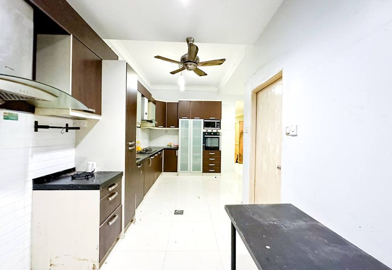 Kristal Court, Seksyen 7