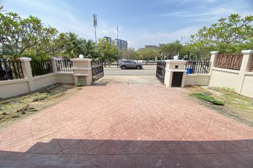 D’kayangan facing open south