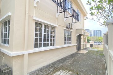 D’kayangan facing open south