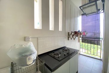 OPAL RESIDENSI CORNER UNIT