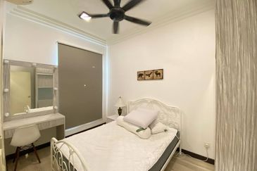 OPAL RESIDENSI CORNER UNIT