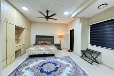 D’kayangan facing open south