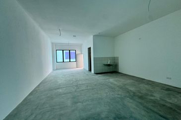 New shoplot facing main road