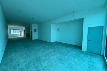 New shoplot facing main road