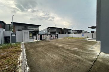 Elmina Business Park