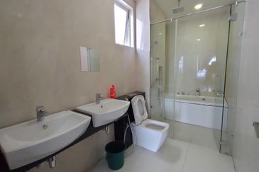 Paragon Suites @ CIQ