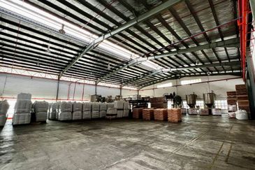Detached Factory at Desa Cemerlang For Sale