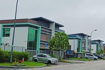 1.5 Storey Semi D Factory at SME City, Kulai Bandar Indahpura For Rent