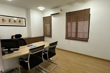 1.5 Semi D Factory at Jalan Bayu, Bandar Seri Alam For Rent