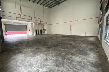 Semi Detached Factory with 1 1/2 Storey Office at Kawasan Perindustrian Senai Idaman For Rent