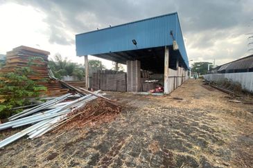 Detached Factory at Tebrau for Rent