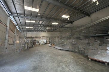 [𝑭𝒐𝒓 𝑺𝒂𝒍𝒆] 1.5 Storey Semi D Factory @ Gelang Patah 🌈 RM4.5M‼️