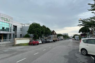 [𝑭𝒐𝒓 𝑺𝒂𝒍𝒆] 1.5 Storey Semi D Factory @ Gelang Patah 🌈 RM4.5M‼️