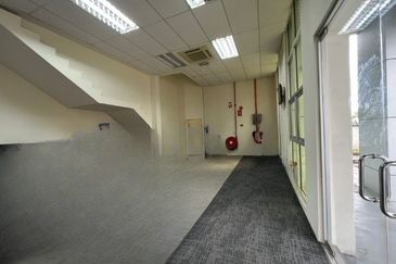 [𝑭𝒐𝒓 𝑺𝒂𝒍𝒆] 1.5 Storey Semi D Factory @ Gelang Patah 🌈 RM4.5M‼️