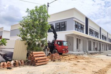 1.5 Storey Factory For Rent at Taman Perindustrian Jaya