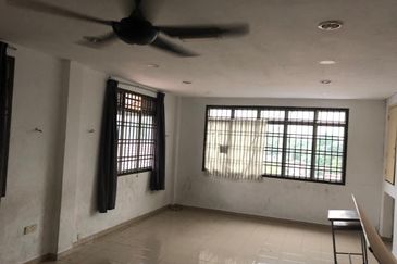 2.5 Storey Shop Lot at Kampung Baru Pandan For Rent