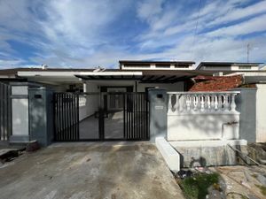Single Storey Terrace House at Johor Jaya, Jalan Anggerik For Sale for ...