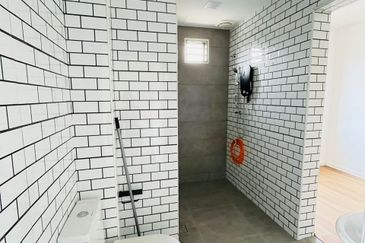 Double Storey Terrace House at Indahpura, Kulai (Jalan Teratai) For Sale