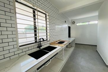 Double Storey Terrace House at Indahpura, Kulai (Jalan Teratai) For Sale
