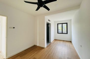 Double Storey Terrace House at Indahpura, Kulai (Jalan Teratai) For Sale