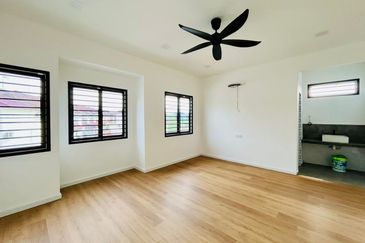 Double Storey Terrace House at Indahpura, Kulai (Jalan Teratai) For Sale