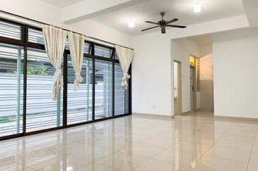 Maple Red, Adda Heights