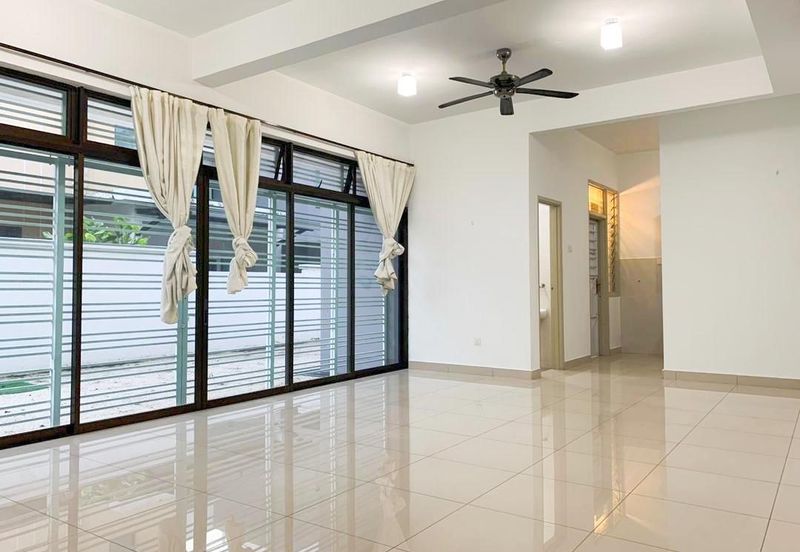 Maple Red, Adda Heights