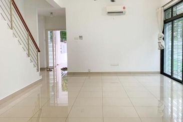 Maple Red, Adda Heights