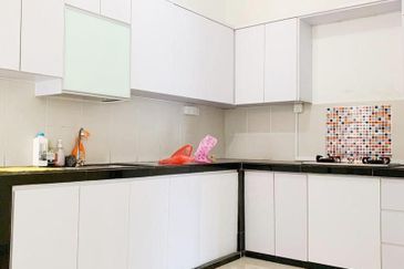 Maple Red, Adda Heights